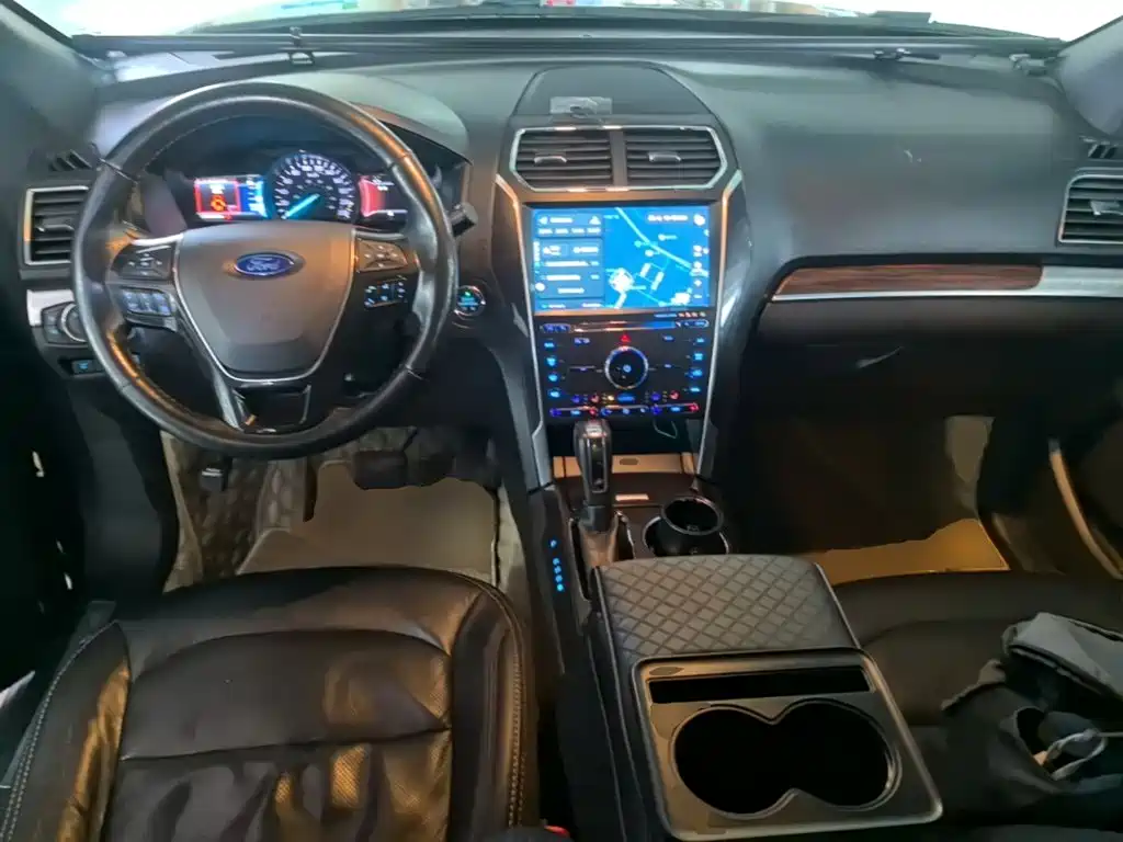 Ford Explorer 2017 — фото 10