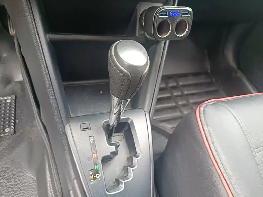 Toyota Yaris L 2017 — фото 14