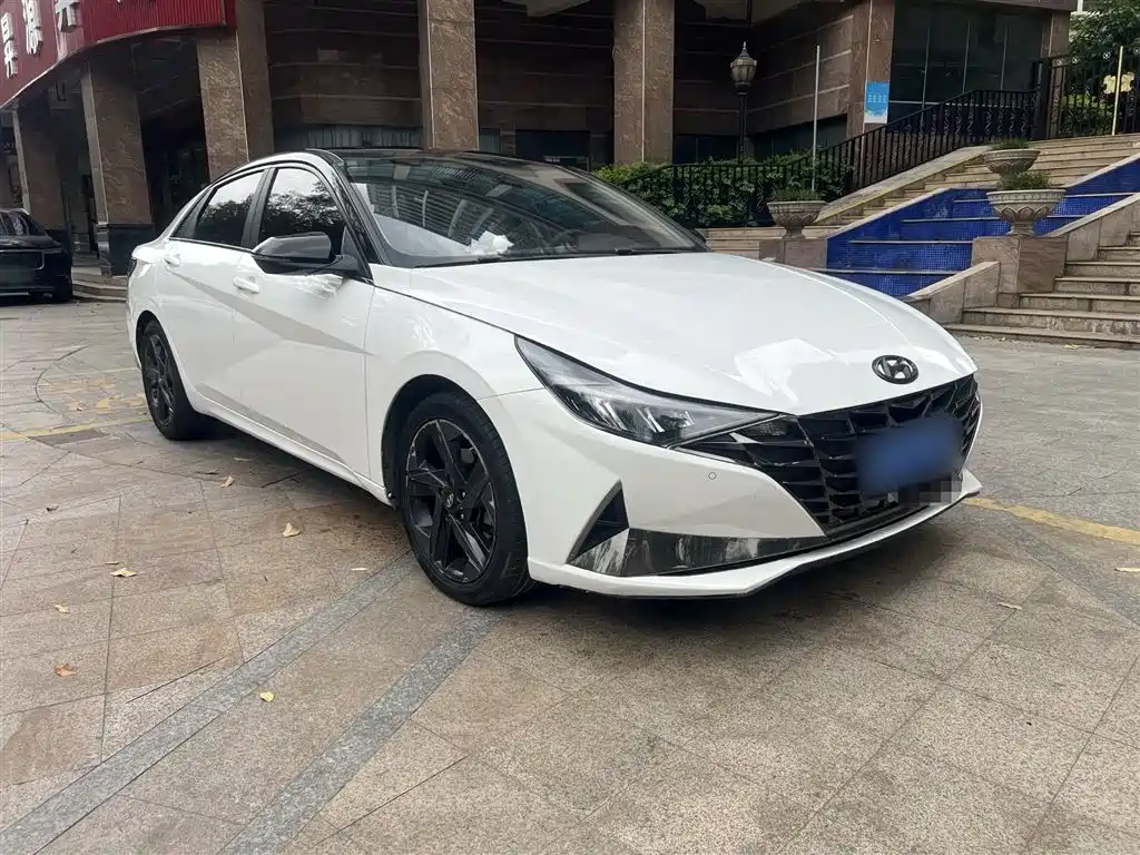 Hyundai Elantra 2022 — фото 23