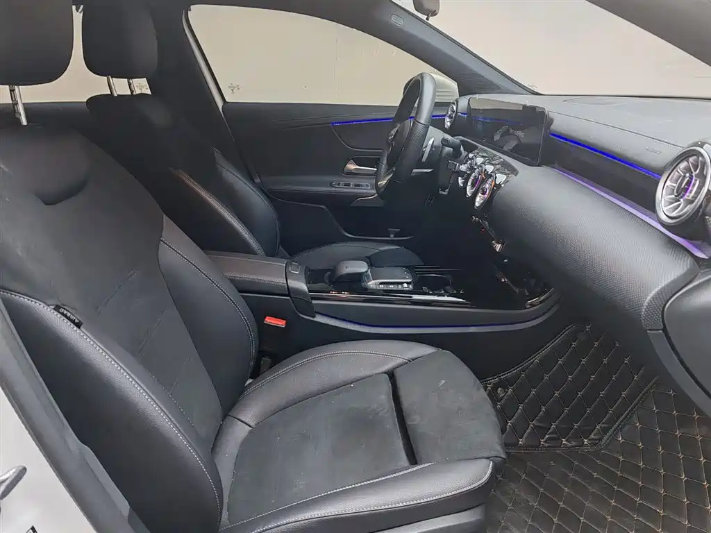 Mercedes-Benz A-Class 2023 — фото 12