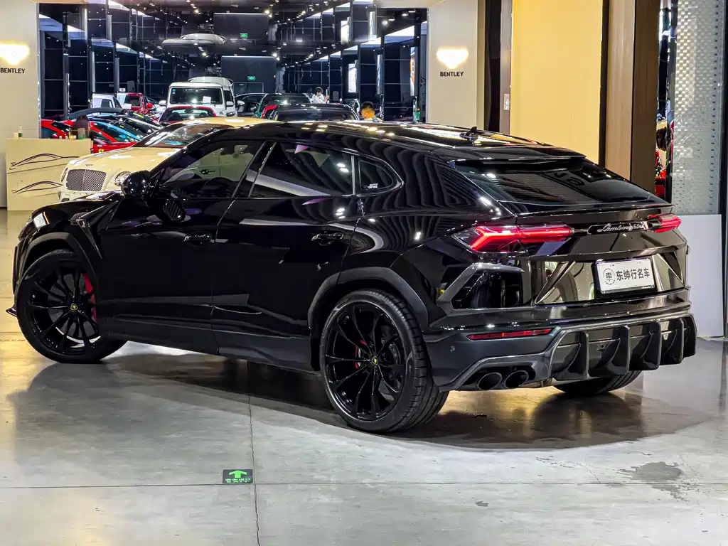 Lamborghini Urus 2019 — фото 4