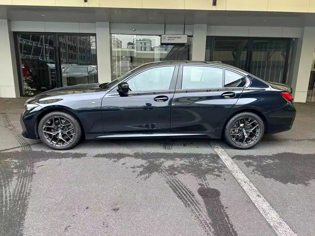 BMW 3 Series 2025
