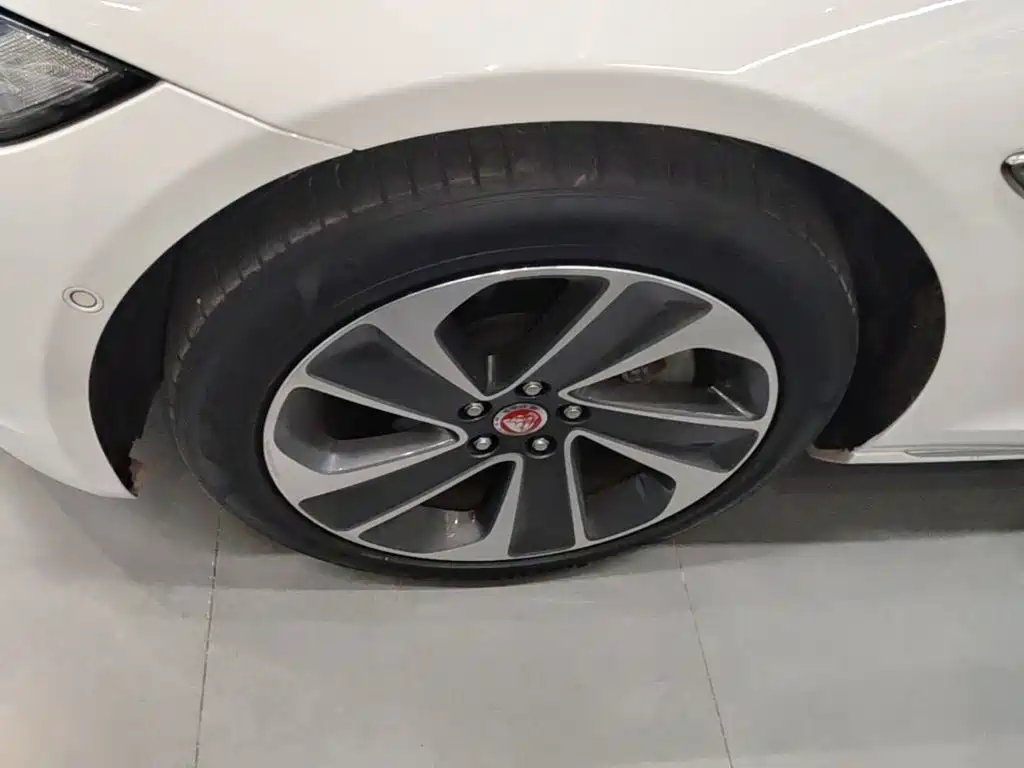 Jaguar XFL 2023 — фото 23