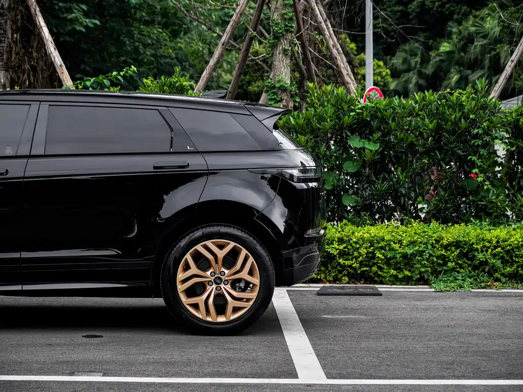 Land Rover Range Rover Evoque 2024 — фото 21