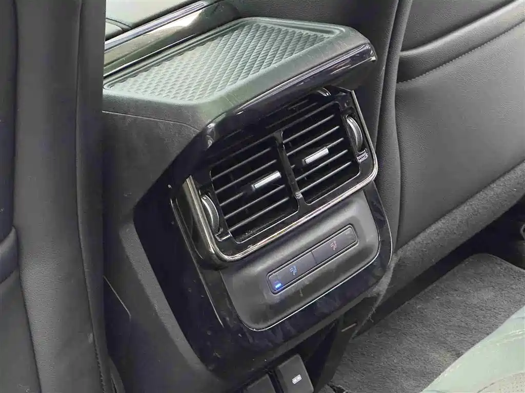 Land Rover Evoque 2024 — фото 12