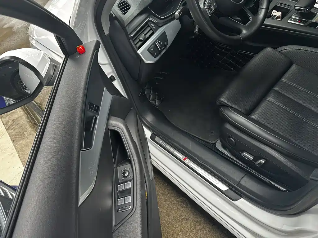 Audi A4L 2024