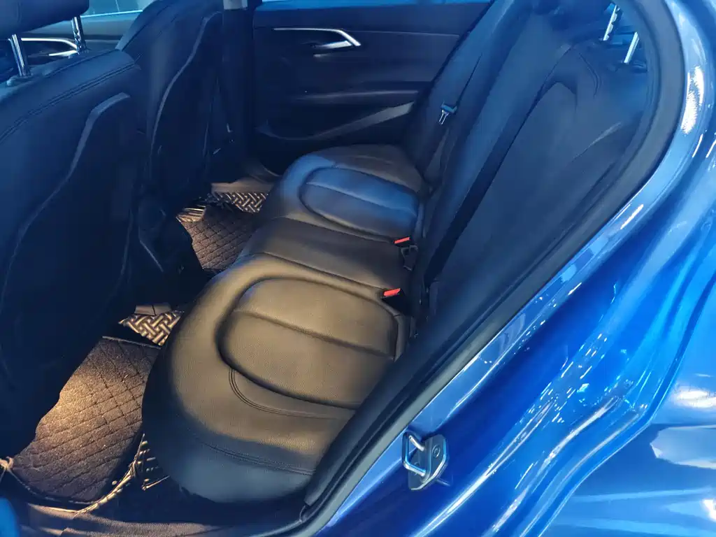 BMW 1 Series 2019 — фото 10