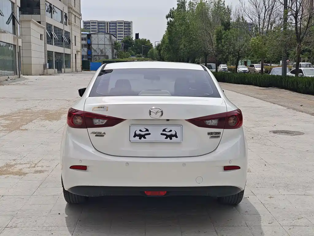 Mazda 3 Axela 2015