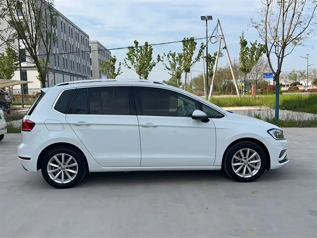 Volkswagen Golf Sportsvan 2019 — фото 23