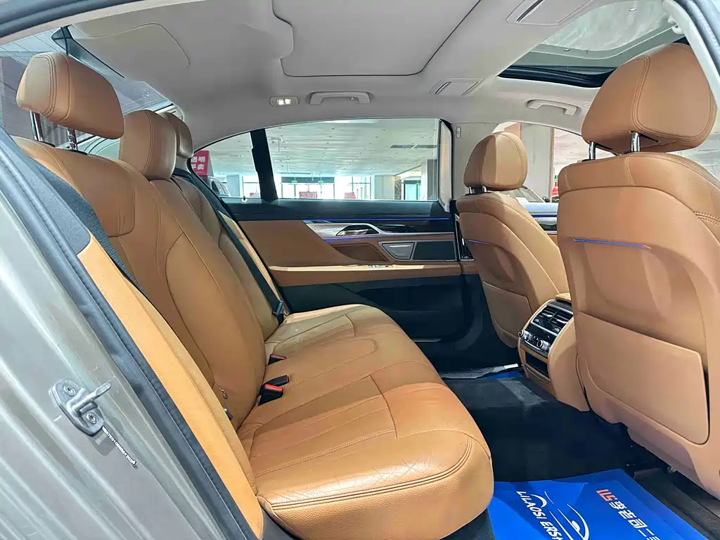 BMW 7 Series 2016 — фото 21