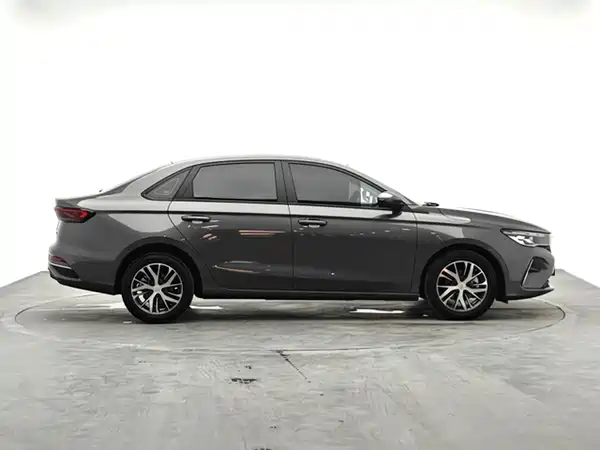 Geely Emgrand 2023