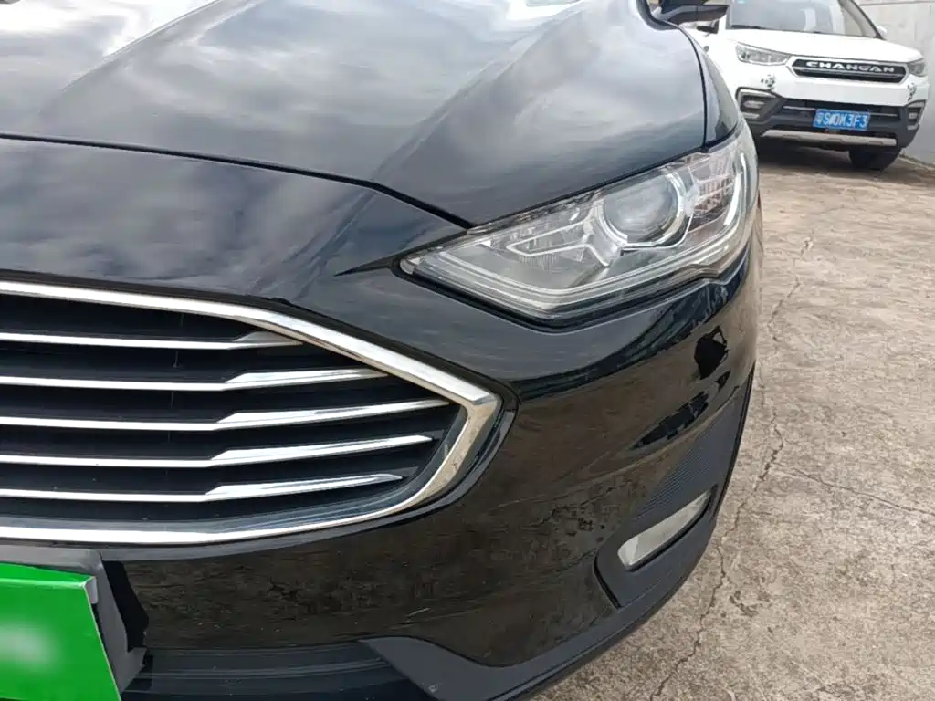 Ford Mondeo 2019 — фото 24