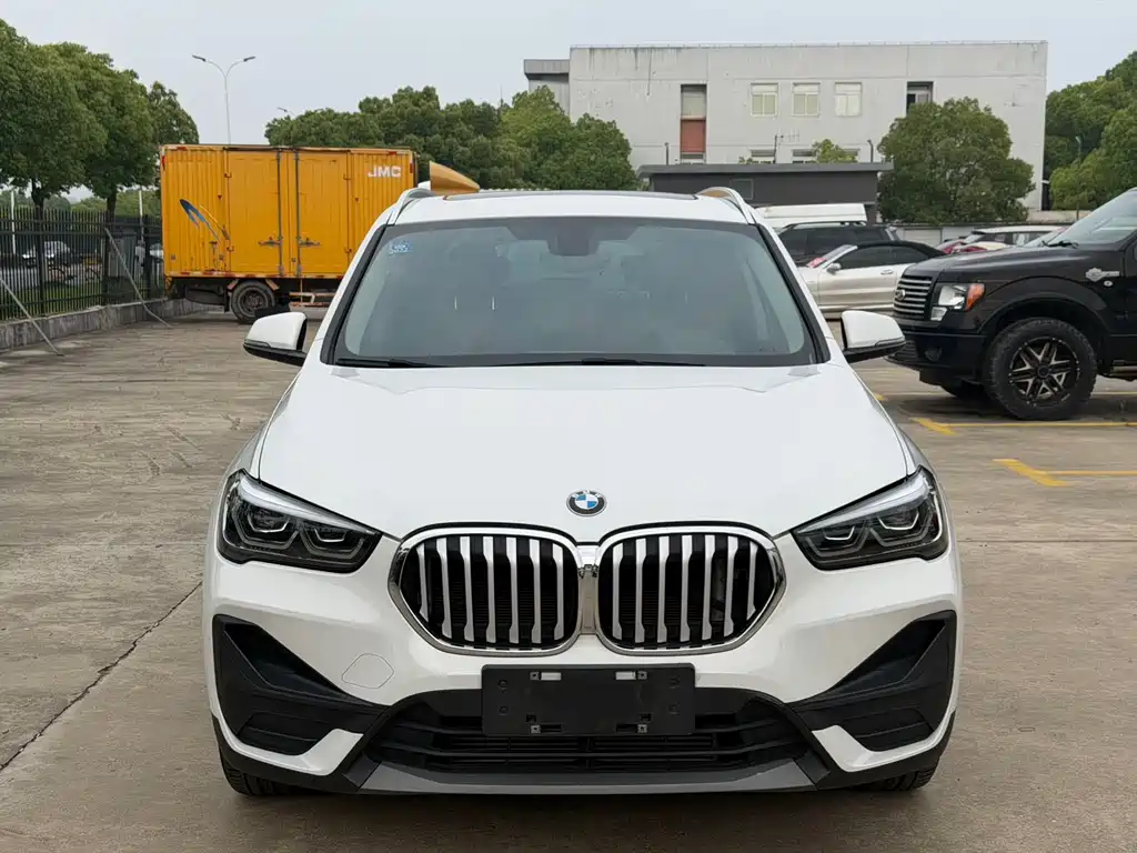 BMW X1 2020 — фото 1
