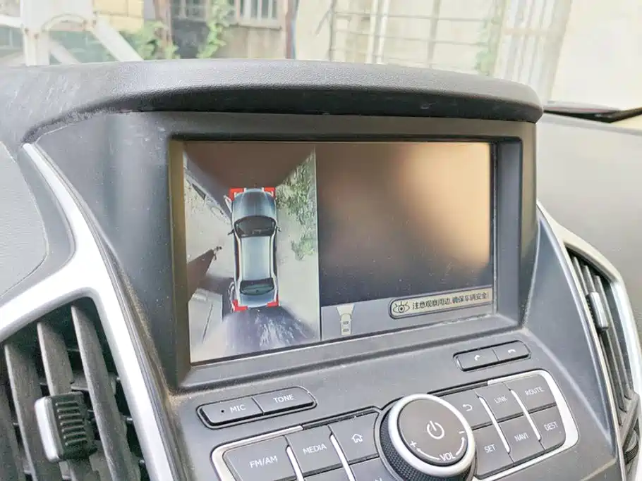 Dongfeng Fengshen AX7 2015 — фото 13