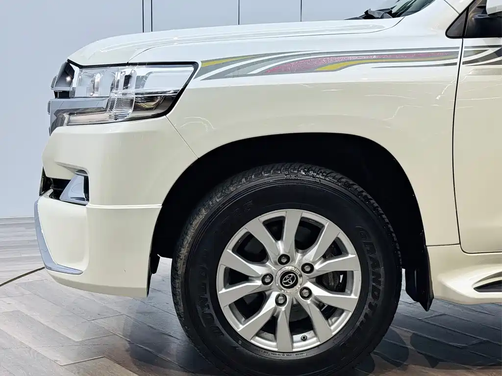 Toyota Land Cruiser 2020 — фото 28