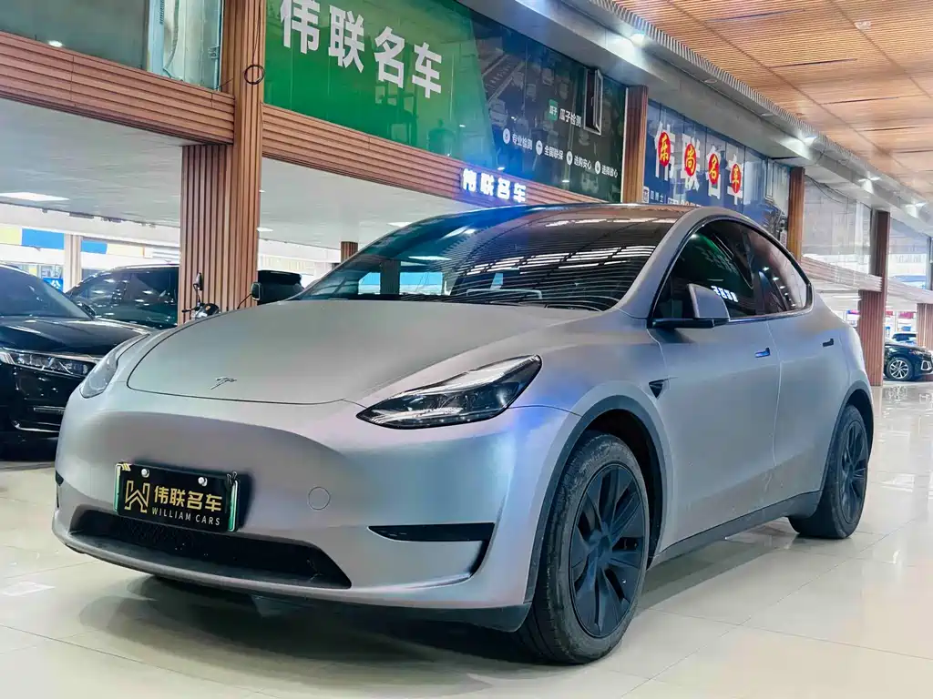 Tesla Model Y 2024 — фото 1