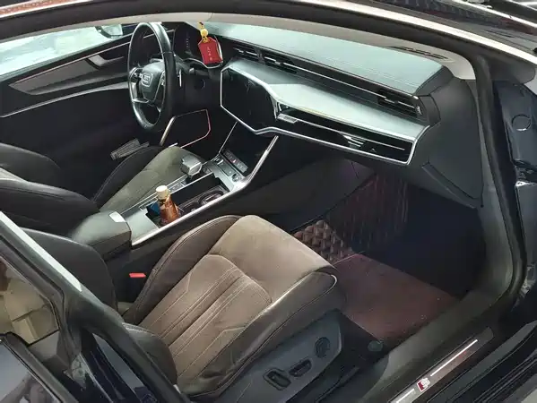 Audi A7L 2022