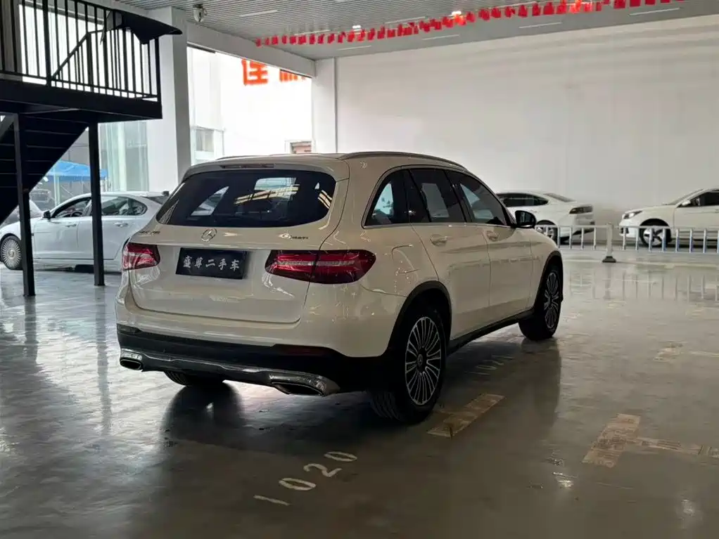 Mercedes-Benz GLC 2018 — фото 14