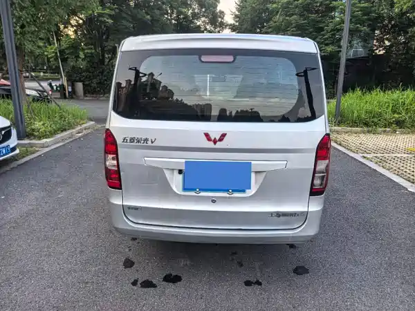 Wuling Rongguang V 2017