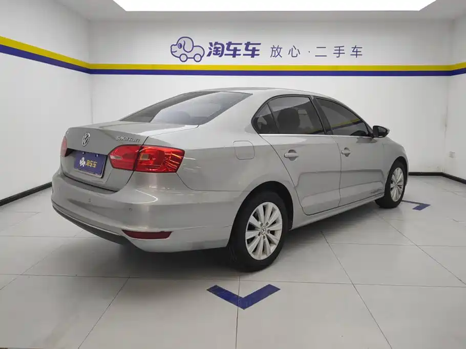 Volkswagen Sagitar 2014