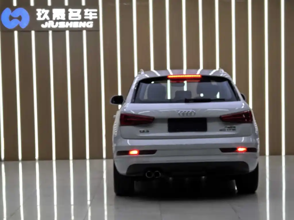 Audi Q3 2017 — фото 14