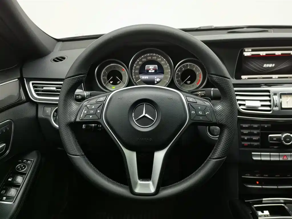 Mercedes-Benz E-Class 2014 — фото 11
