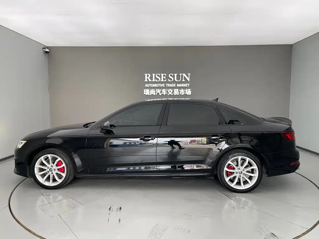 Audi A4L 2019