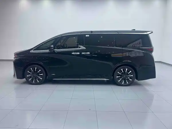Toyota Vellfire 2023