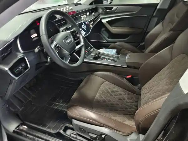 Audi A7L 2023