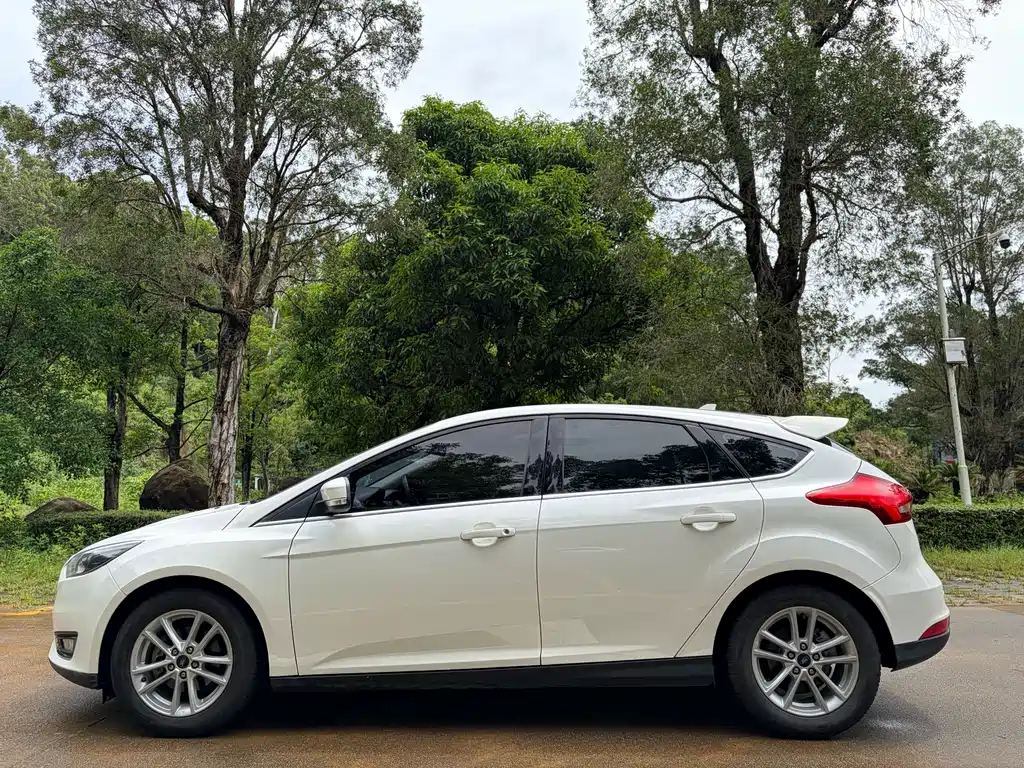 Ford Focus 2018 — фото 4