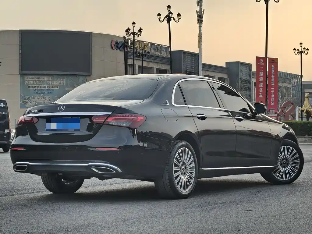 Mercedes-Benz E-Class 2023