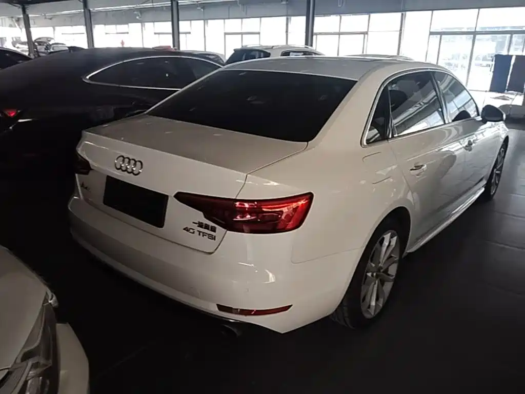 Audi A4L 2017