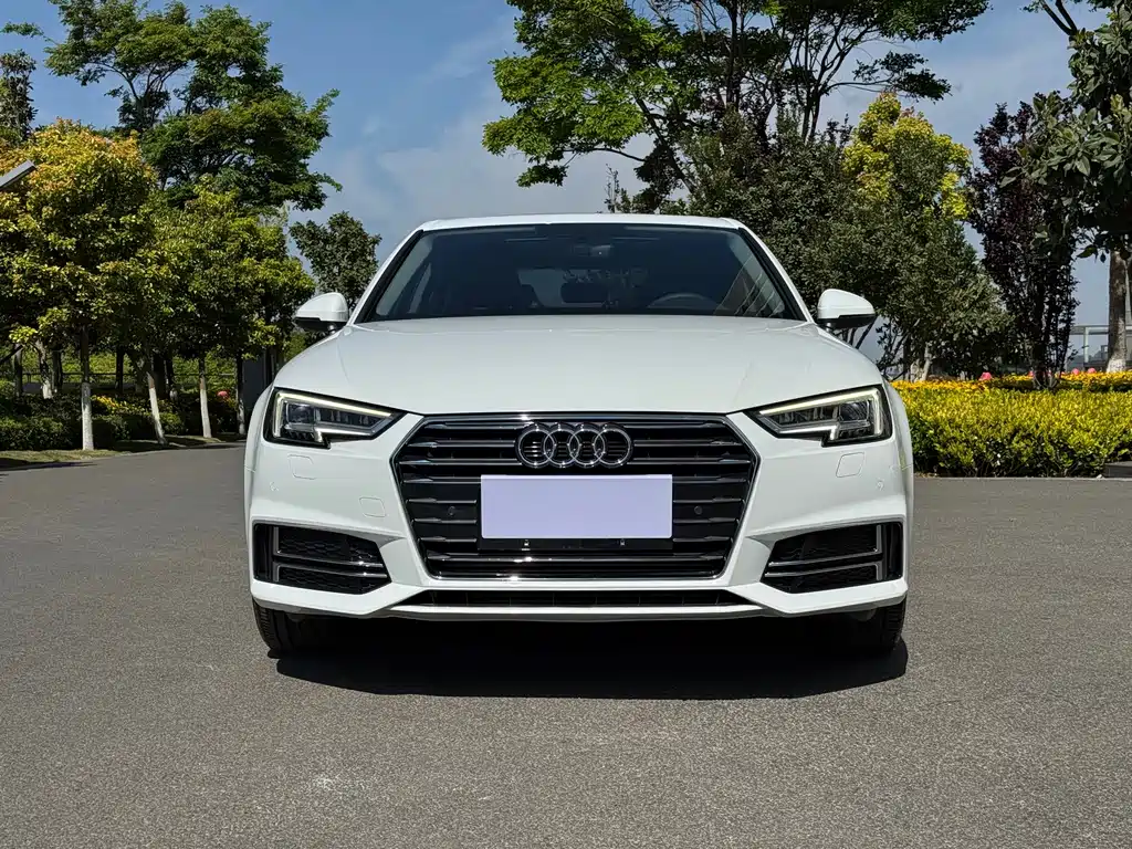 Audi A4L 2019 — фото 2