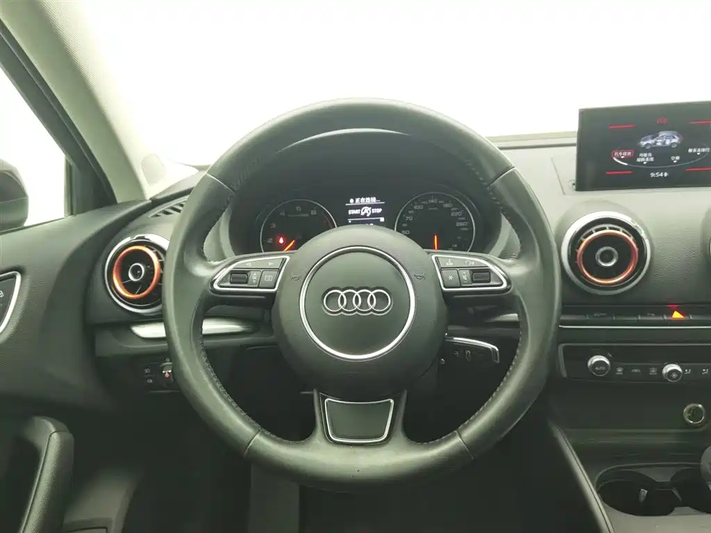 Audi A3 2018 — фото 11