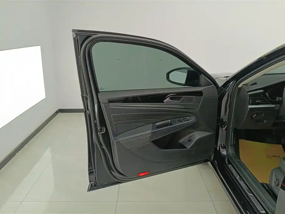 Volkswagen Passat 2023