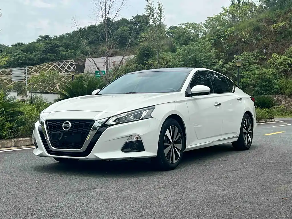 Nissan Teana 2022