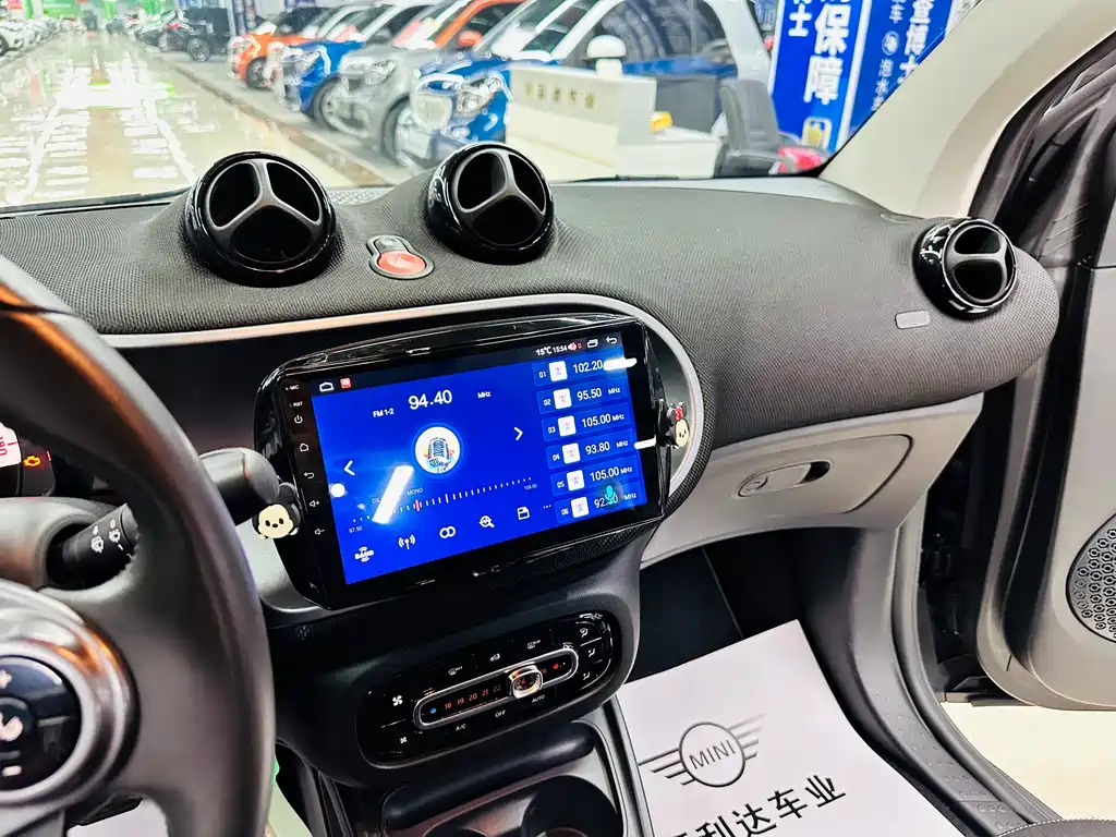 smart Fortwo 2018 — фото 30
