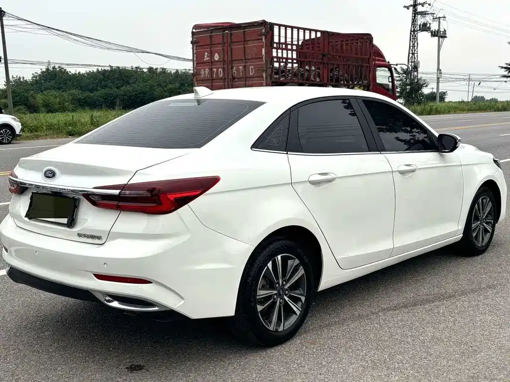 Ford Escort 2021
