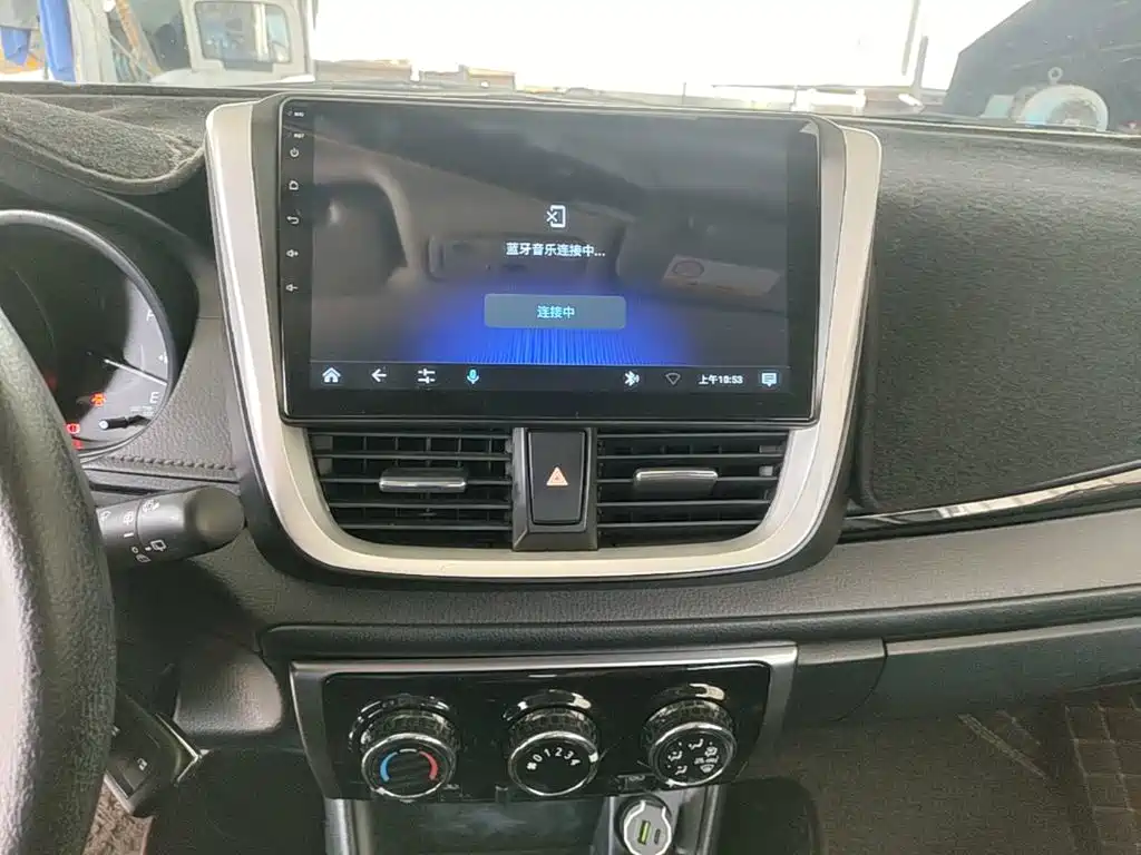 Toyota Yaris L 2020 — фото 13