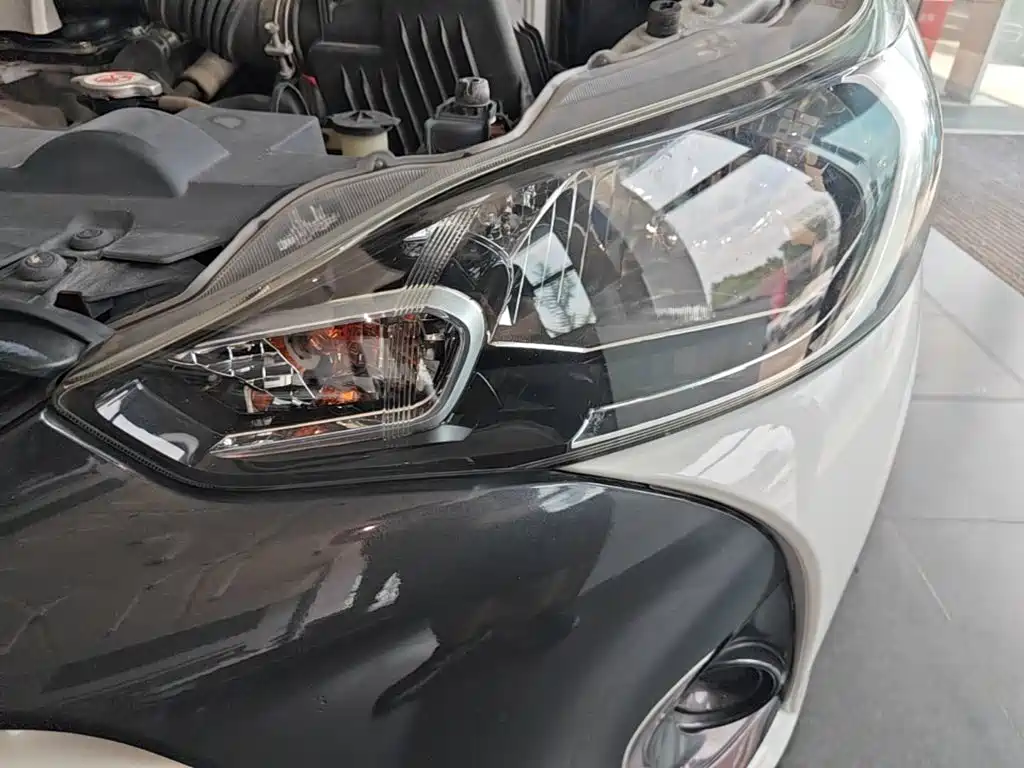 Toyota Yaris L 2020 — фото 24