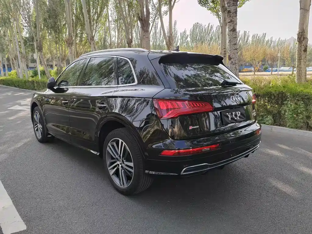 Audi Q5L 2021 — фото 8