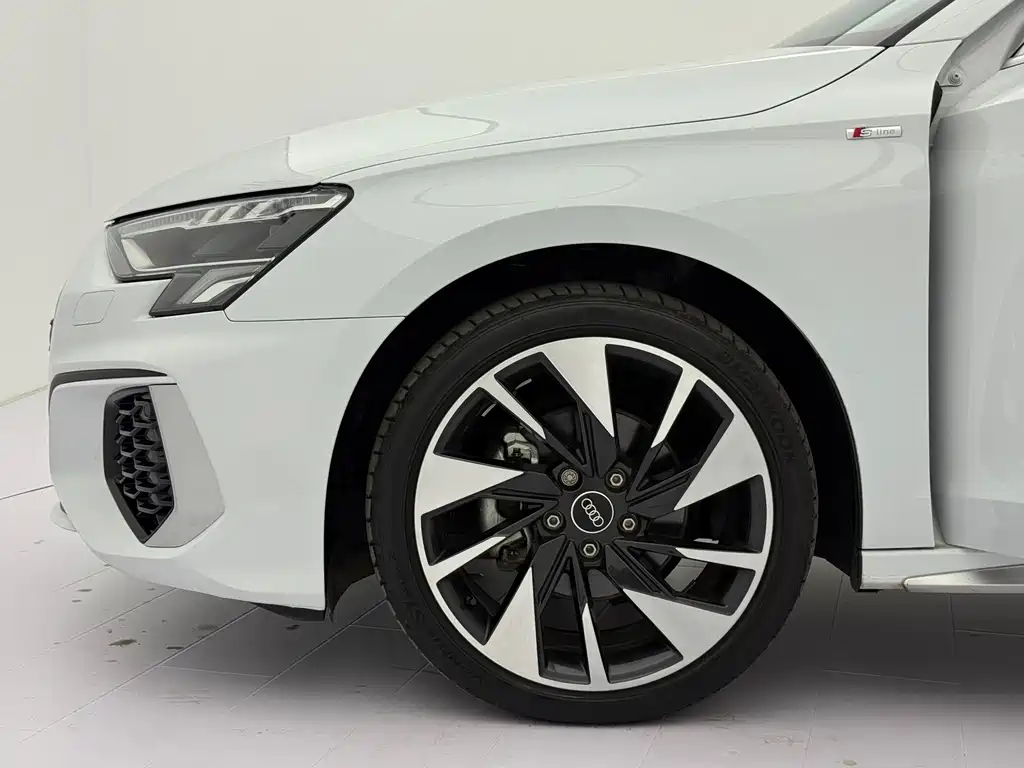 Audi A3 2023 — фото 20