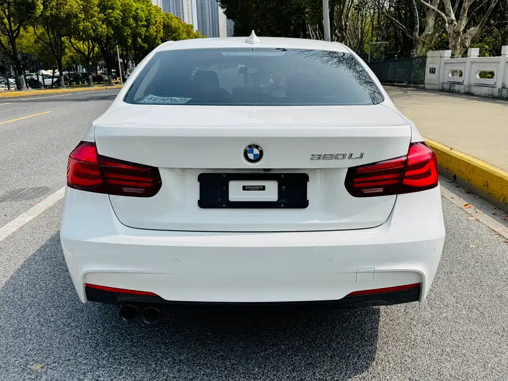 BMW 3 Series 2019 — фото 11