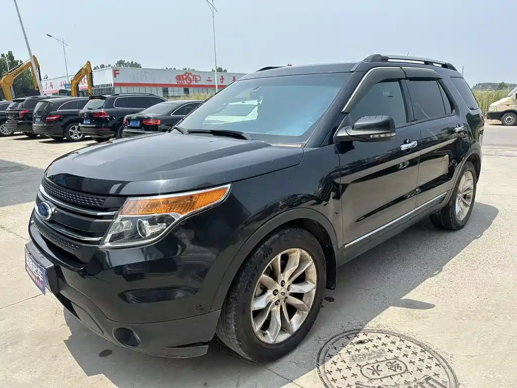 Ford Explorer 2014 — фото 1