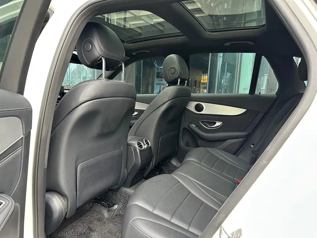 Mercedes-Benz GLC 2017 — фото 10