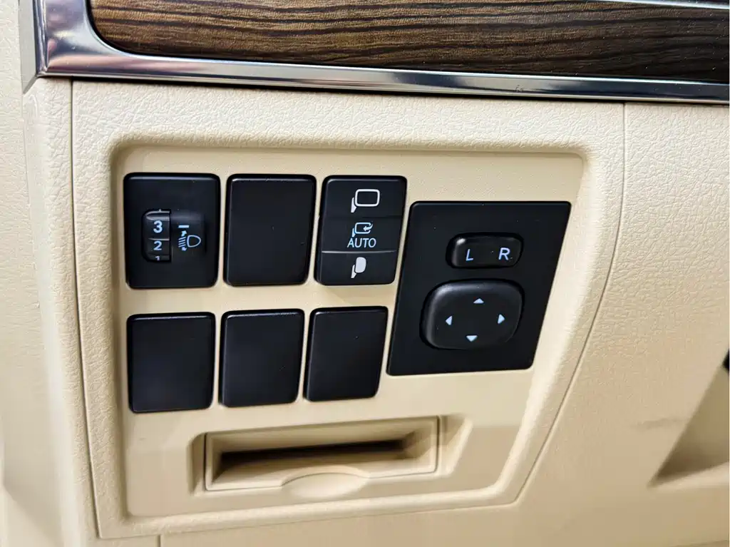 Toyota Land Cruiser 2020 — фото 12