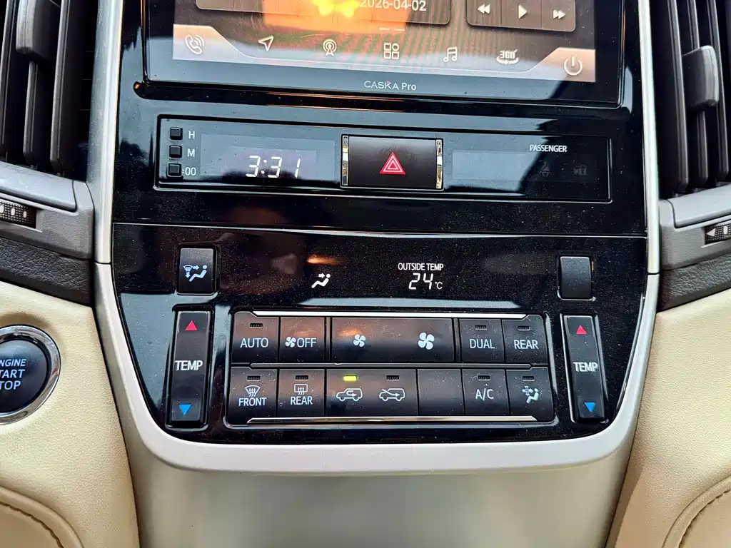 Toyota Land Cruiser 2020 — фото 15