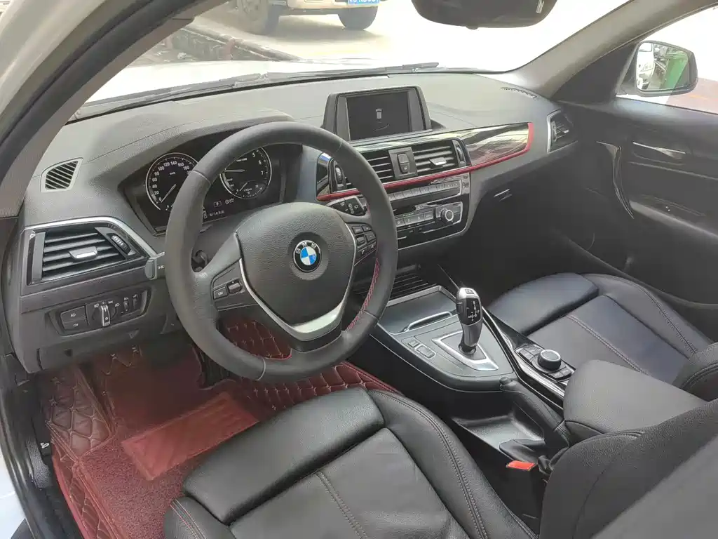 BMW 1 Series 2019 — фото 2
