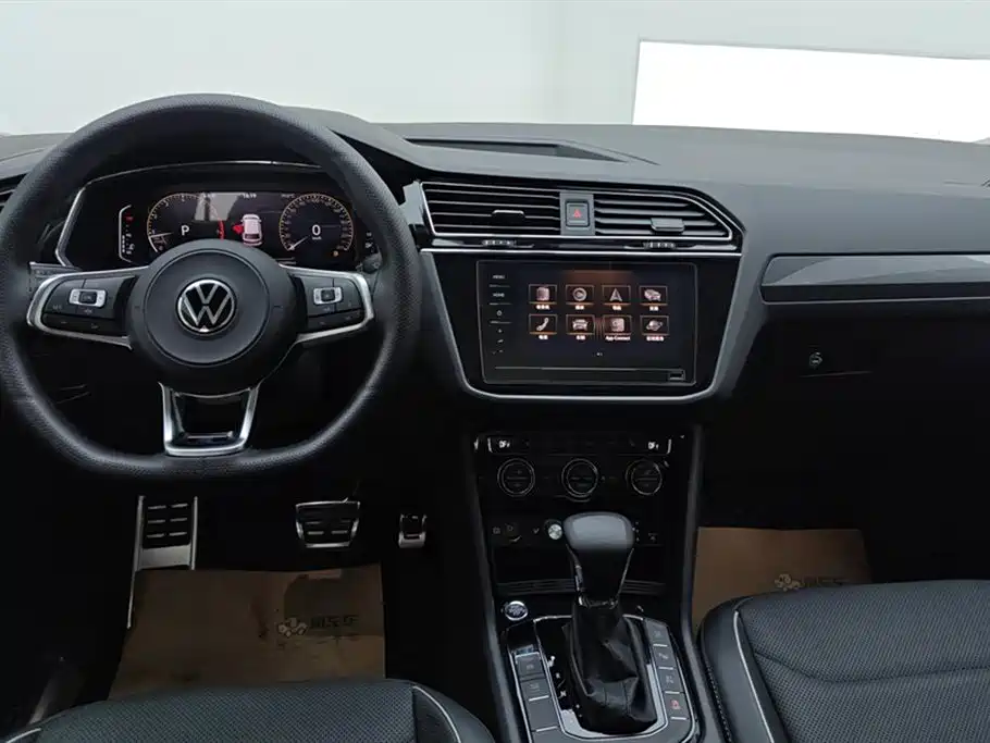 Volkswagen Tiguan L 2021 — фото 12