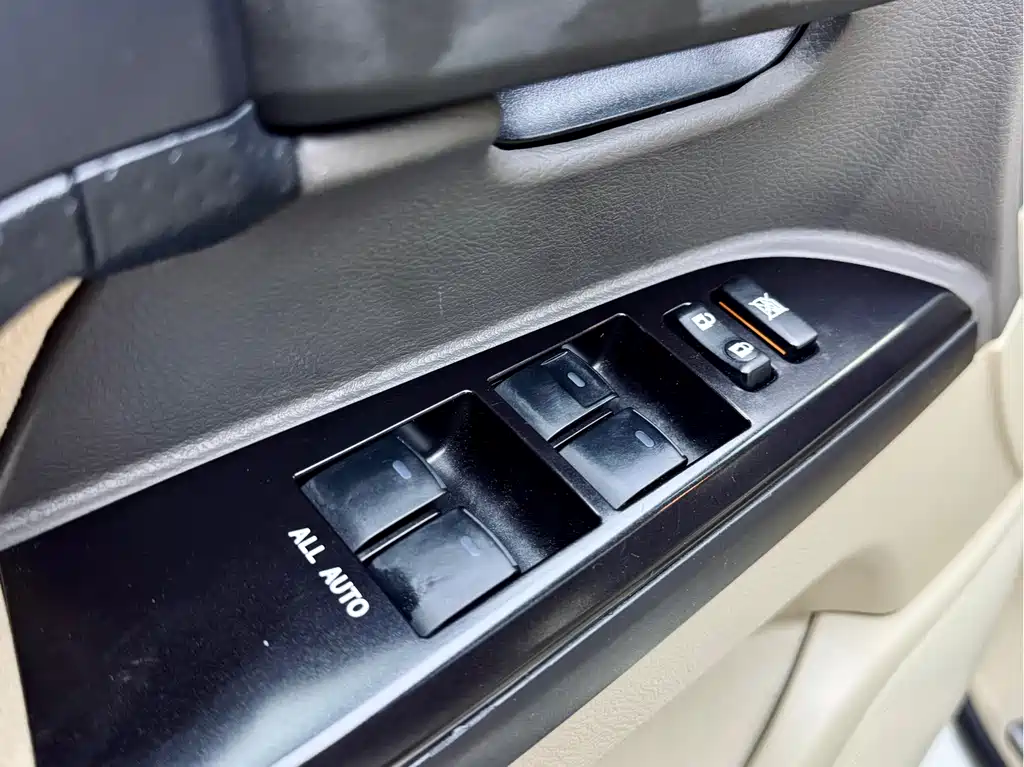 Toyota Land Cruiser 2020 — фото 11